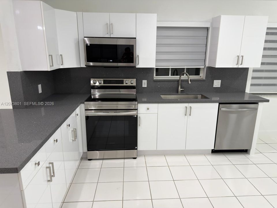 For Rent: $4,500 (4 beds, 2 baths, 2508 Square Feet)