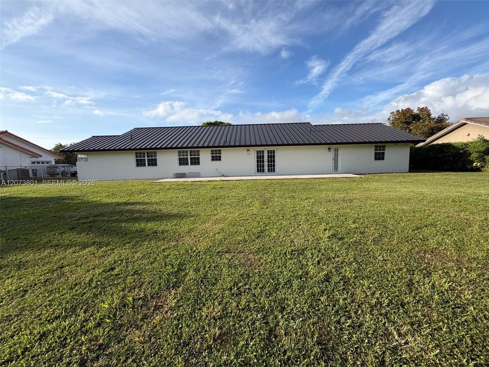 For Rent: $4,500 (4 beds, 2 baths, 2508 Square Feet)