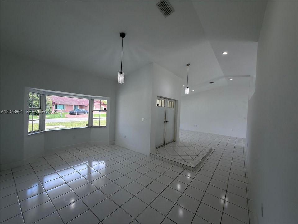 For Rent: $4,500 (4 beds, 2 baths, 2508 Square Feet)