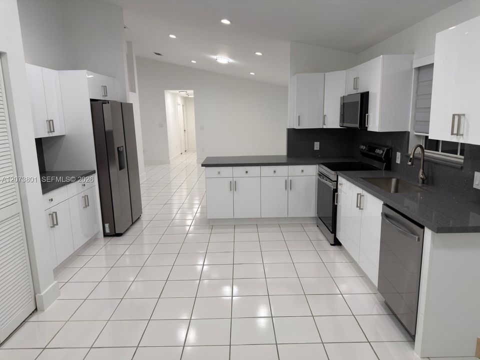 For Rent: $4,500 (4 beds, 2 baths, 2508 Square Feet)