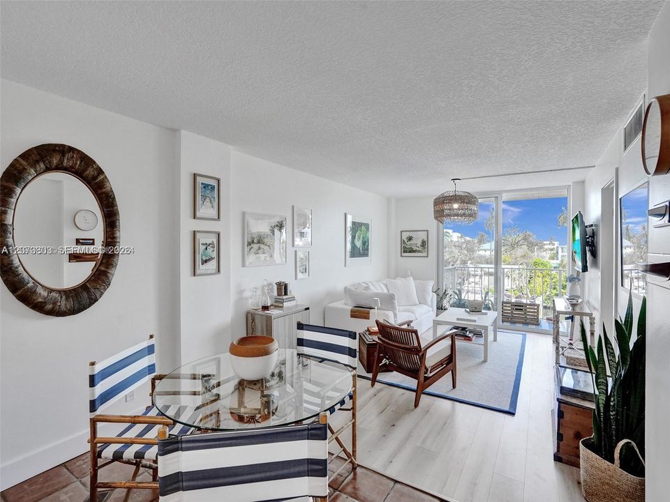 For Rent: $2,750 (2 beds, 1 baths, 840 Square Feet)