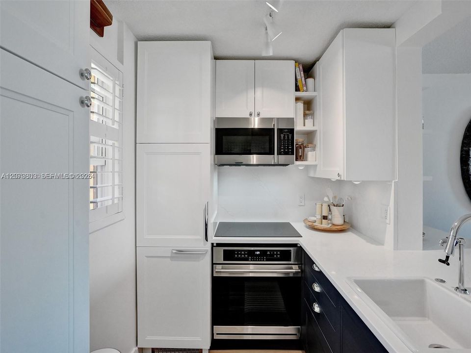 For Rent: $2,750 (2 beds, 1 baths, 840 Square Feet)