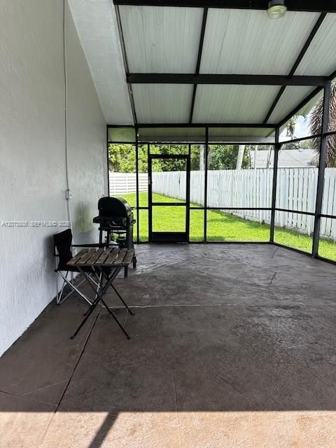For Rent: $4,950 (4 beds, 2 baths, 3125 Square Feet)