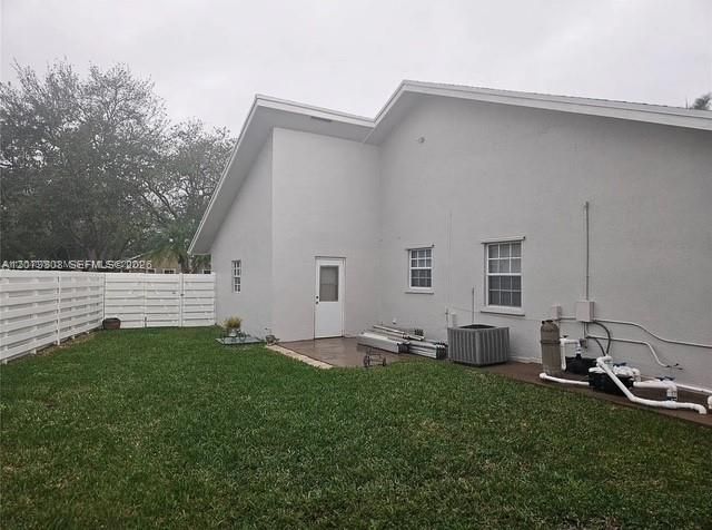 For Rent: $4,950 (4 beds, 2 baths, 3125 Square Feet)