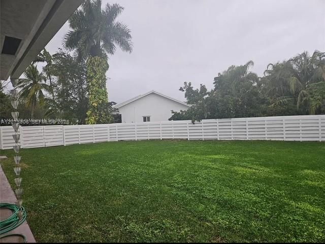 For Rent: $4,950 (4 beds, 2 baths, 3125 Square Feet)