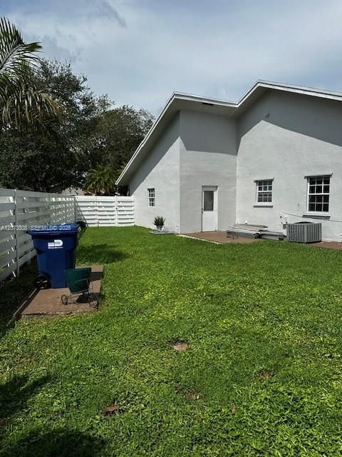 For Rent: $4,950 (4 beds, 2 baths, 3125 Square Feet)