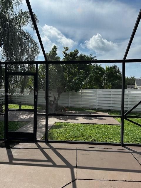 For Rent: $4,950 (4 beds, 2 baths, 3125 Square Feet)