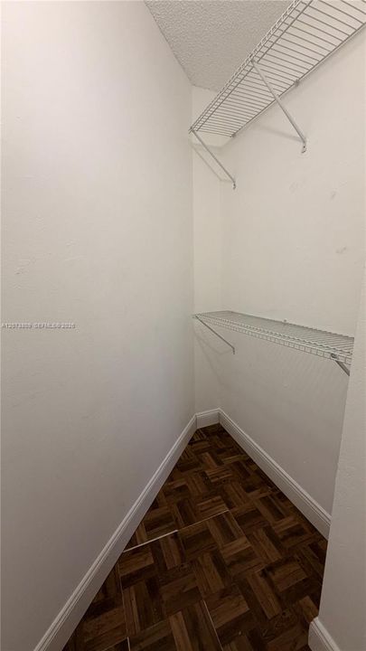 For Rent: $2,100 (2 beds, 2 baths, 939 Square Feet)