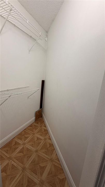 For Rent: $2,100 (2 beds, 2 baths, 939 Square Feet)