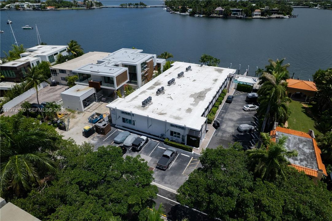 For Sale: $1,200,000 (1 beds, 1 baths, 620 Square Feet)
