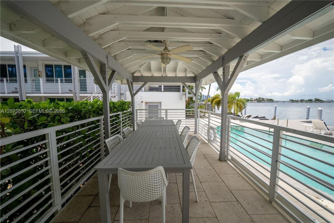 For Sale: $1,200,000 (1 beds, 1 baths, 620 Square Feet)