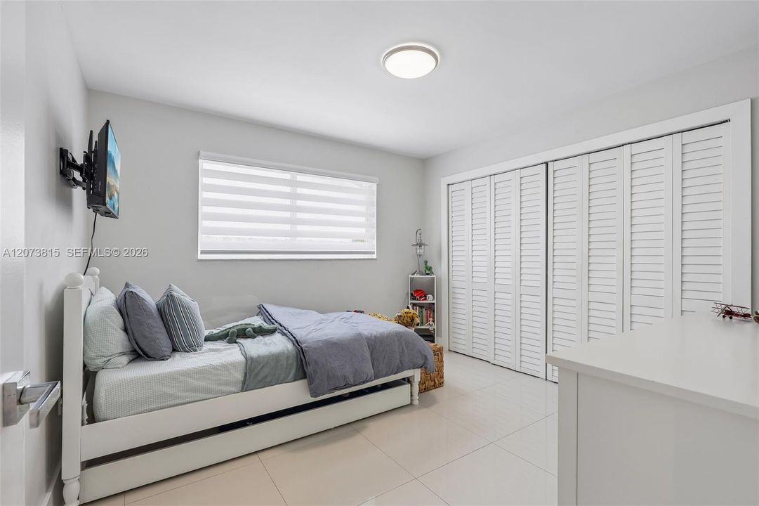 For Sale: $949,000 (3 beds, 2 baths, 1866 Square Feet)