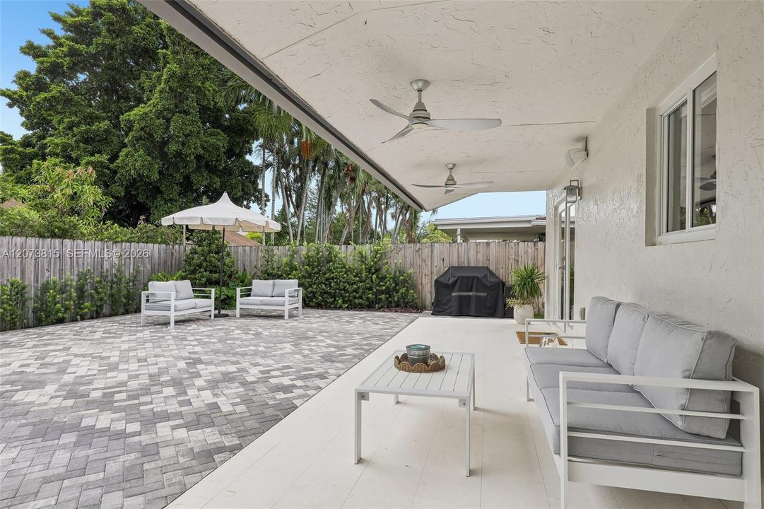 For Sale: $949,000 (3 beds, 2 baths, 1866 Square Feet)