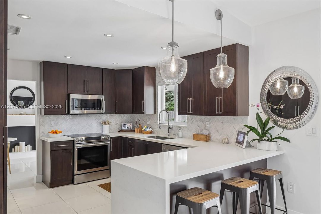 For Sale: $949,000 (3 beds, 2 baths, 1866 Square Feet)