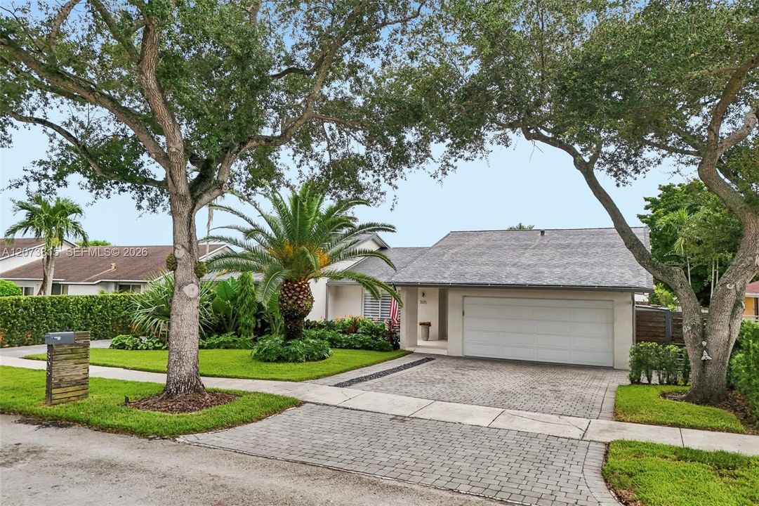 For Sale: $949,000 (3 beds, 2 baths, 1866 Square Feet)