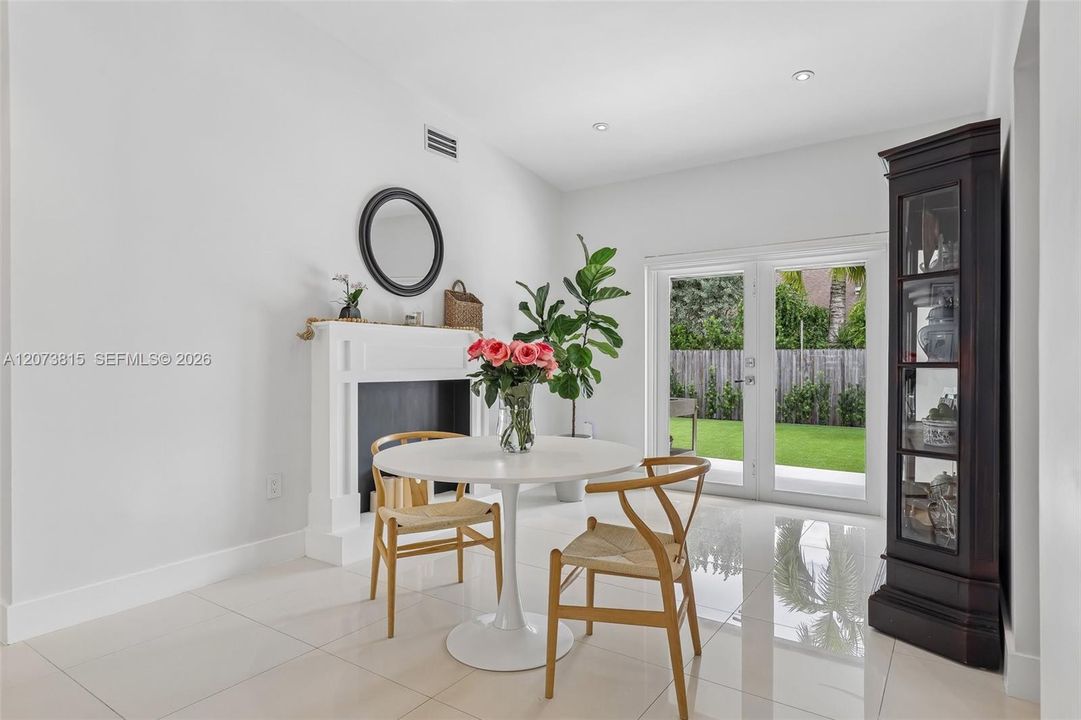For Sale: $949,000 (3 beds, 2 baths, 1866 Square Feet)