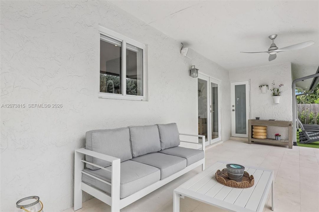 For Sale: $949,000 (3 beds, 2 baths, 1866 Square Feet)