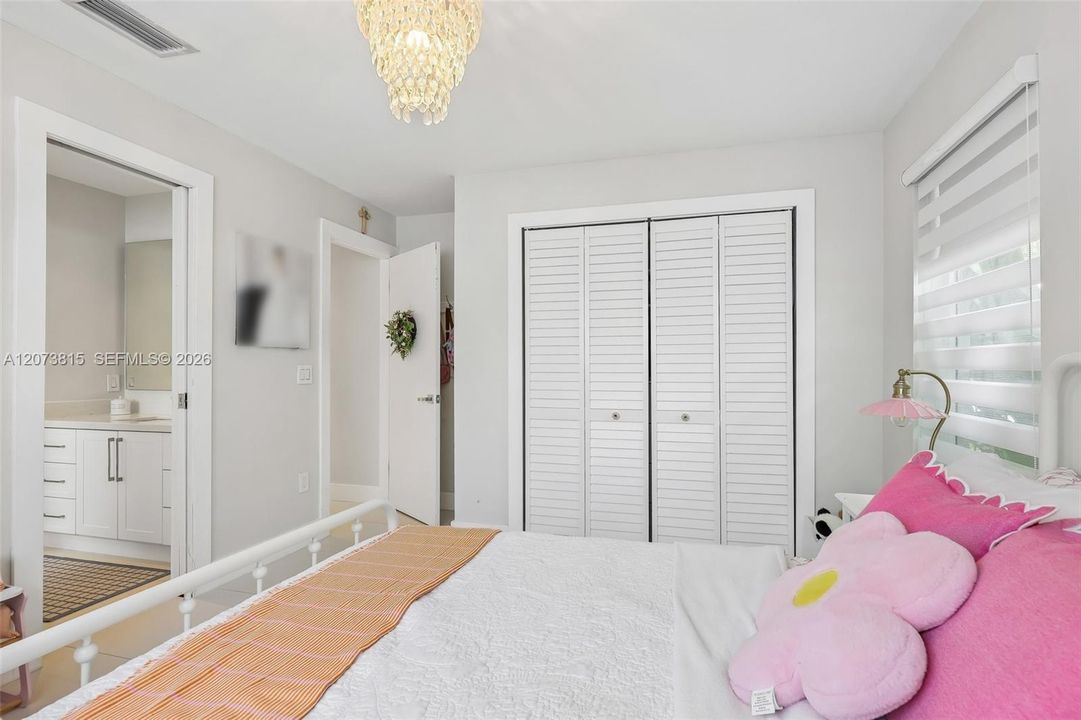 For Sale: $949,000 (3 beds, 2 baths, 1866 Square Feet)