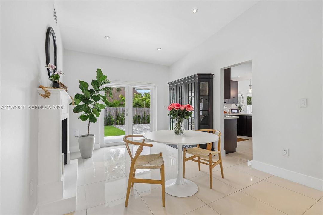 For Sale: $949,000 (3 beds, 2 baths, 1866 Square Feet)