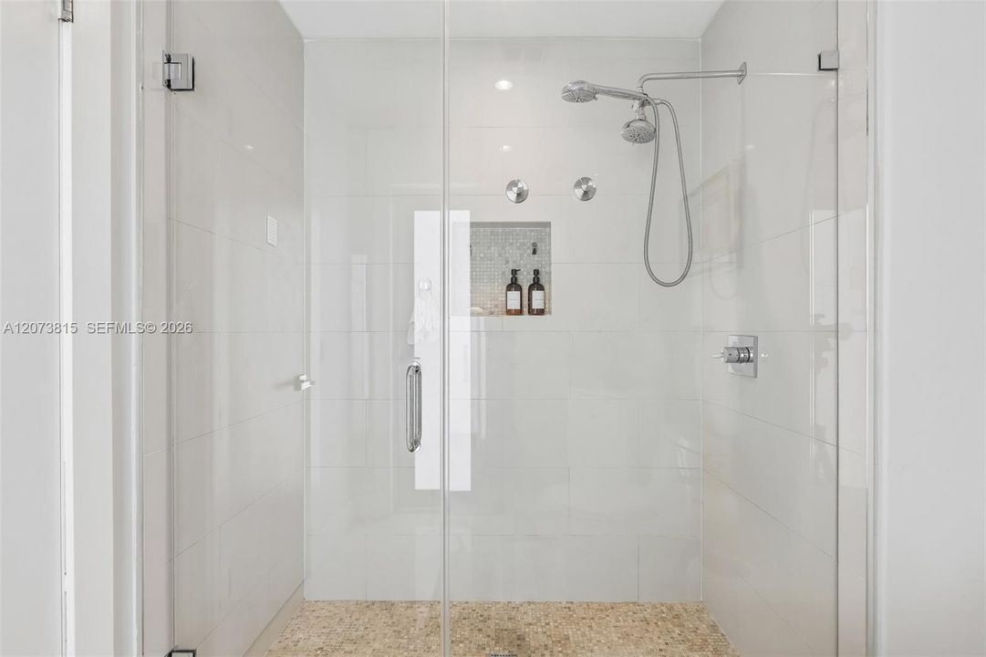 For Sale: $949,000 (3 beds, 2 baths, 1866 Square Feet)