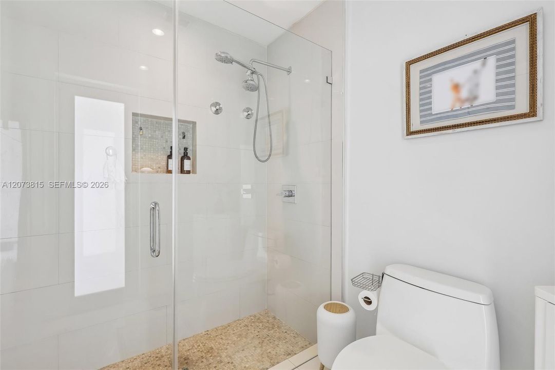 For Sale: $949,000 (3 beds, 2 baths, 1866 Square Feet)