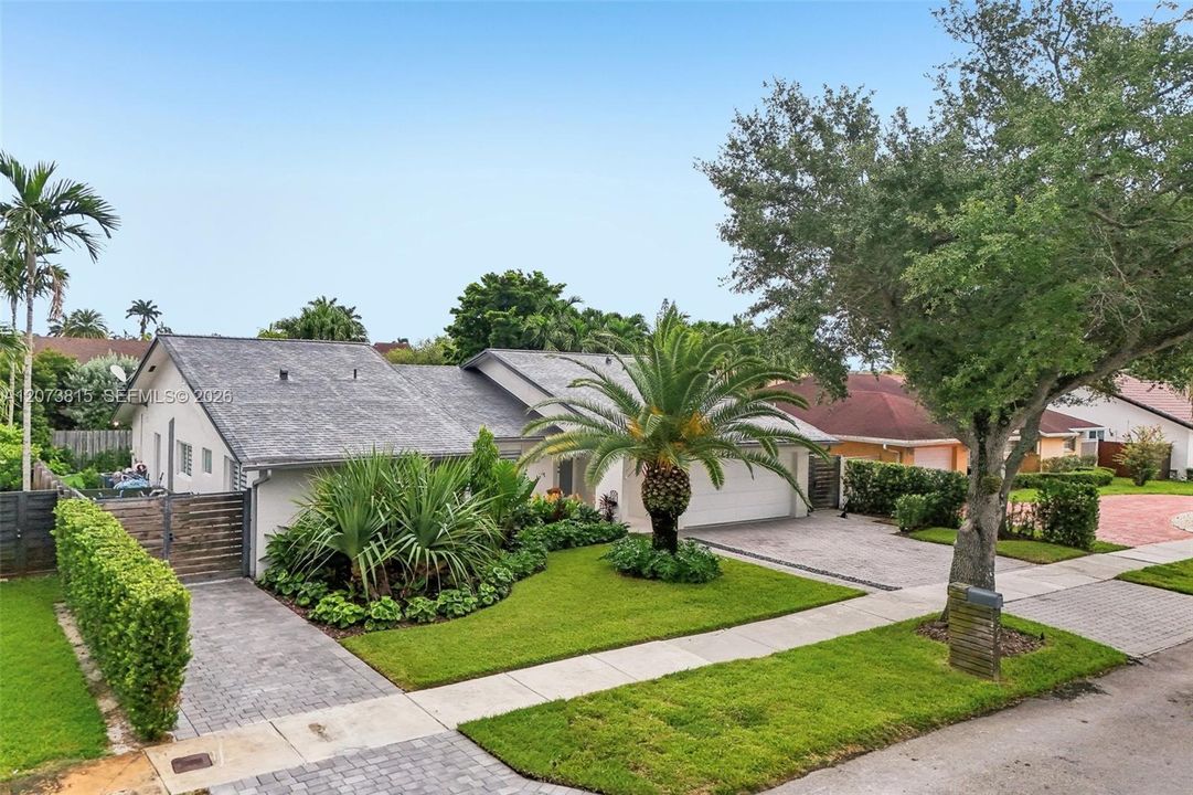 For Sale: $949,000 (3 beds, 2 baths, 1866 Square Feet)