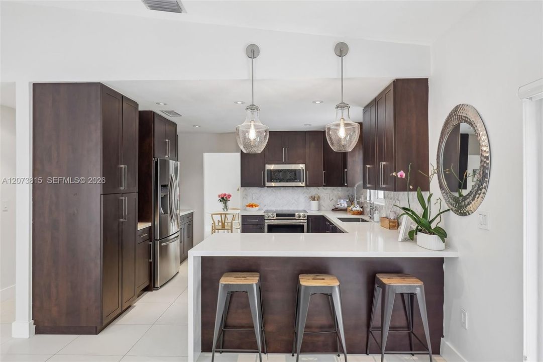 For Sale: $949,000 (3 beds, 2 baths, 1866 Square Feet)