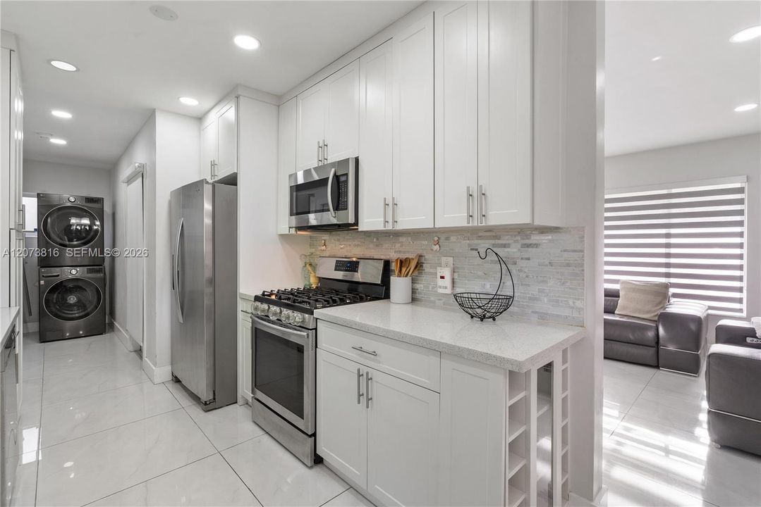 For Rent: $3,500 (3 beds, 1 baths, 1896 Square Feet)