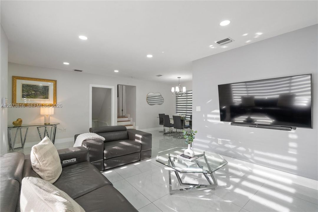 For Rent: $3,500 (3 beds, 1 baths, 1896 Square Feet)