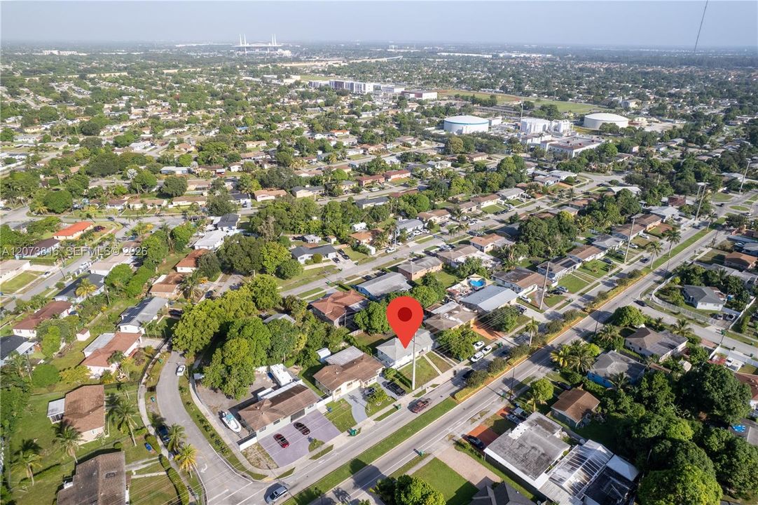 For Rent: $3,500 (3 beds, 1 baths, 1896 Square Feet)