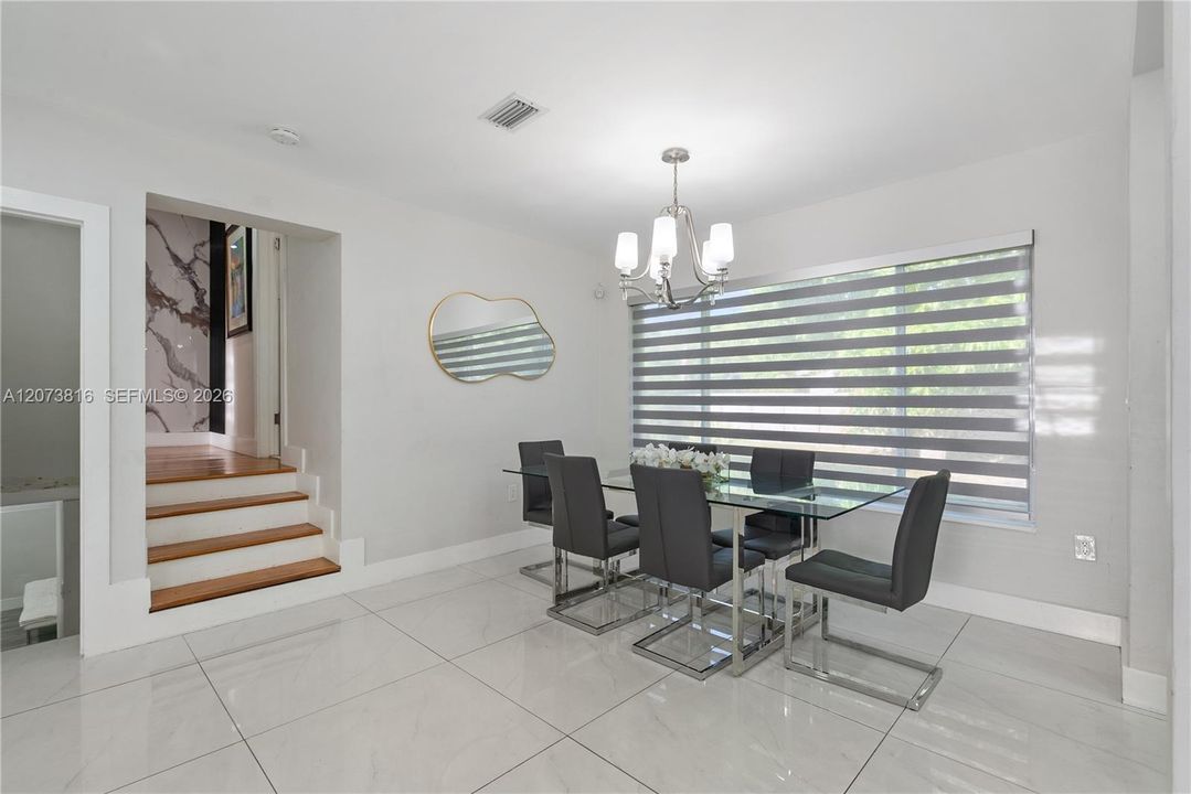 For Rent: $3,500 (3 beds, 1 baths, 1896 Square Feet)