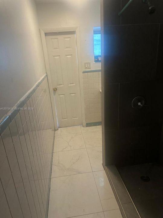 For Sale: $450,000 (4 beds, 2 baths, 1080 Square Feet)