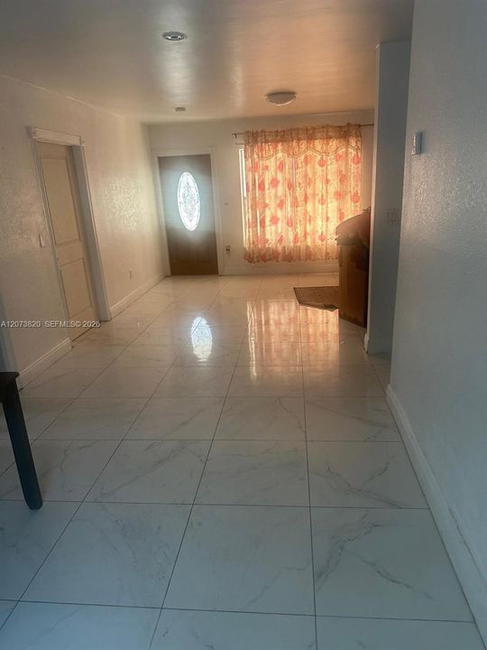 For Sale: $450,000 (4 beds, 2 baths, 1080 Square Feet)