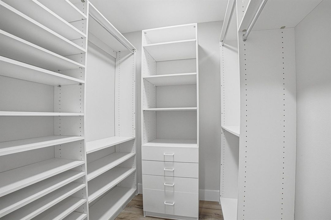 PrimaryWalkIncloset