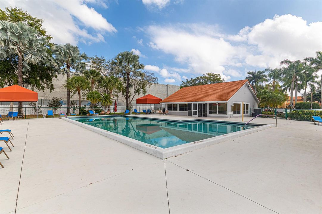 Clubhouse-Pool-B