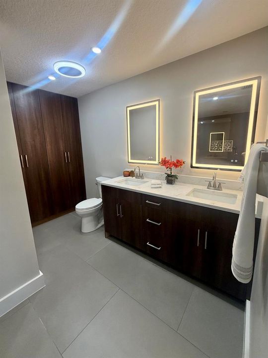 PrimaryVanitySide