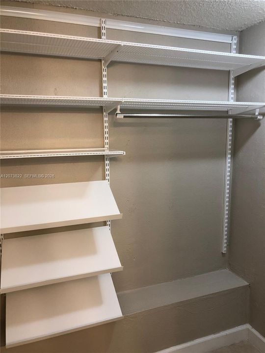 На продажу: $198,500 (1 спален, 1 ванн, 889 Квадратных фут)