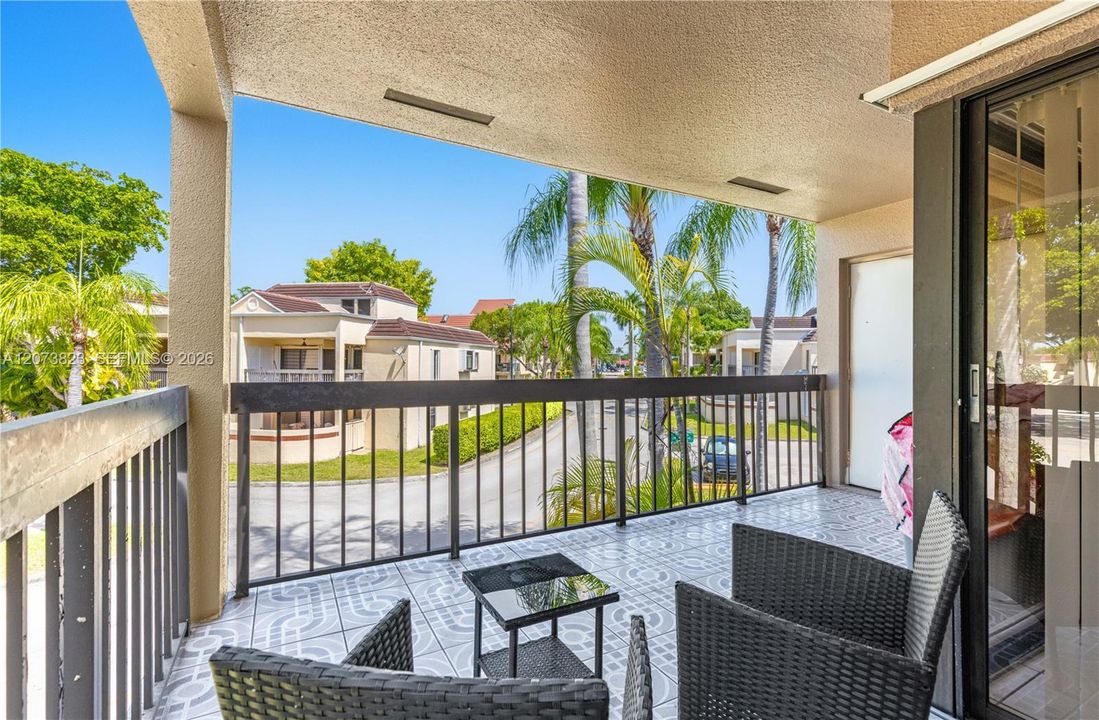 For Rent: $2,600 (3 beds, 2 baths, 1108 Square Feet)