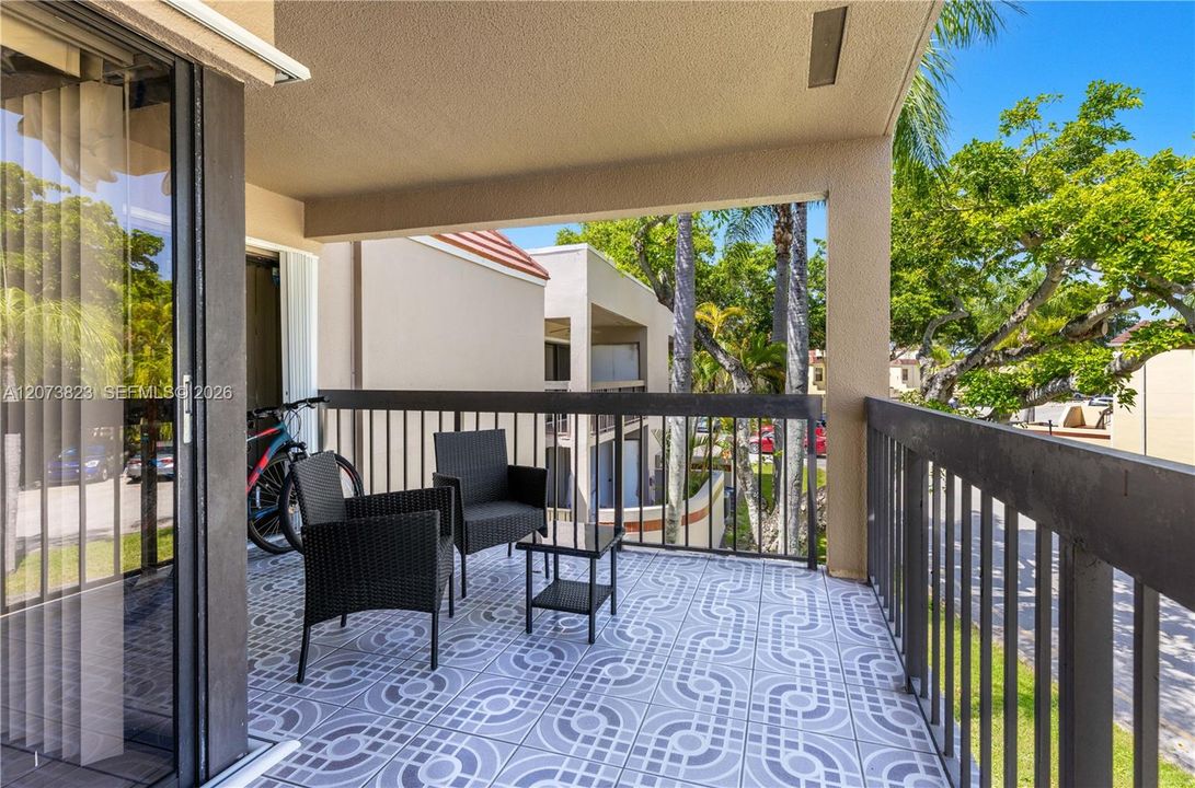 For Rent: $2,600 (3 beds, 2 baths, 1108 Square Feet)