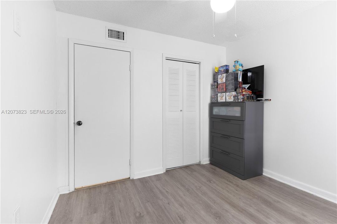 For Rent: $2,600 (3 beds, 2 baths, 1108 Square Feet)