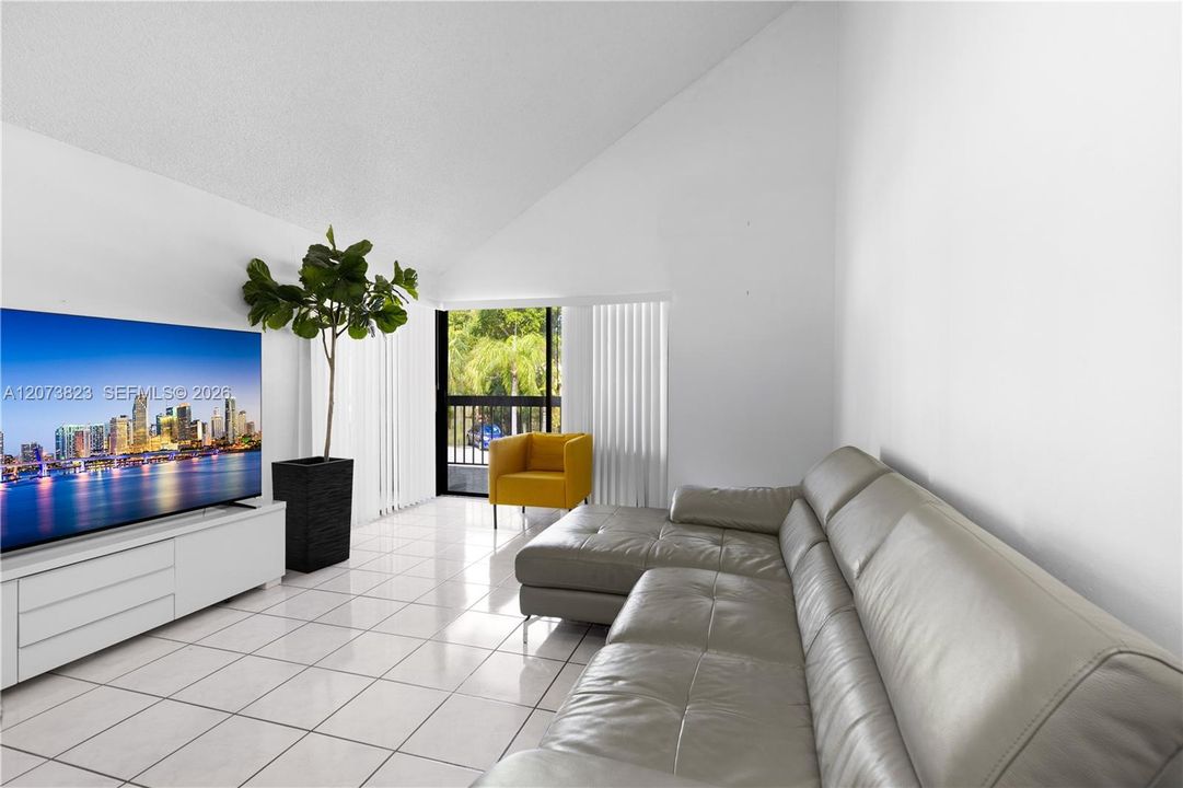 For Rent: $2,600 (3 beds, 2 baths, 1108 Square Feet)