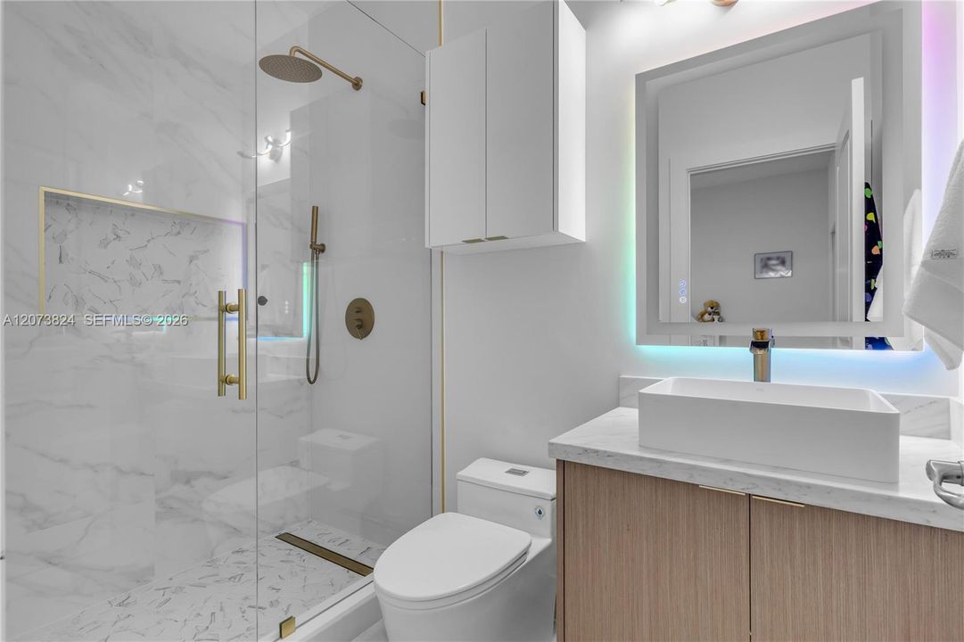 For Sale: $750,000 (5 beds, 4 baths, 2846 Square Feet)