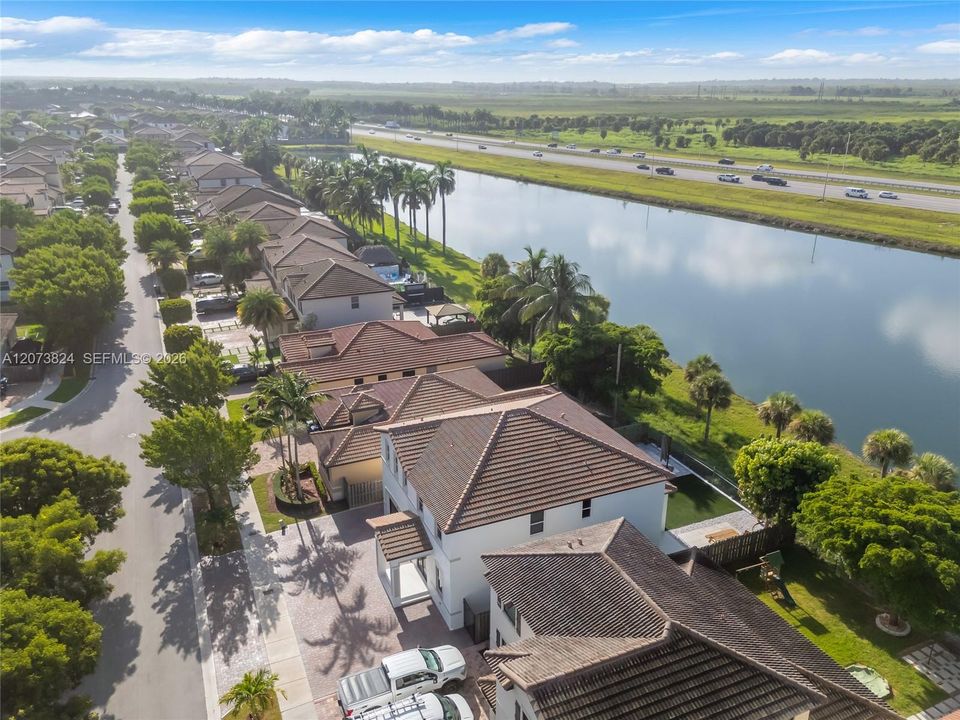 For Sale: $750,000 (5 beds, 4 baths, 2846 Square Feet)