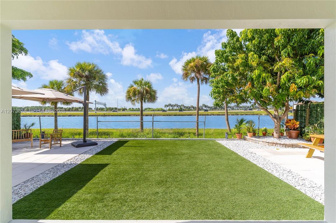 For Sale: $750,000 (5 beds, 4 baths, 2846 Square Feet)