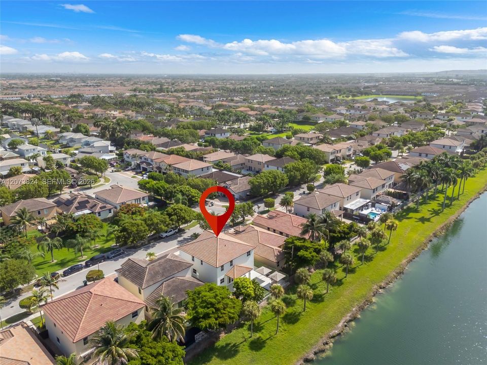 For Sale: $750,000 (5 beds, 4 baths, 2846 Square Feet)