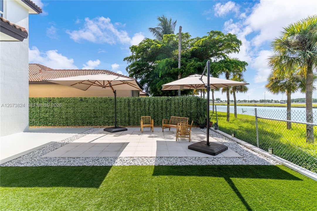 For Sale: $750,000 (5 beds, 4 baths, 2846 Square Feet)