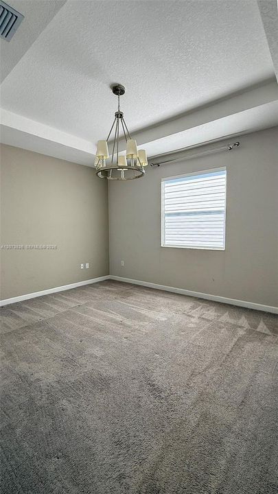 For Rent: $3,200 (3 beds, 2 baths, 1662 Square Feet)