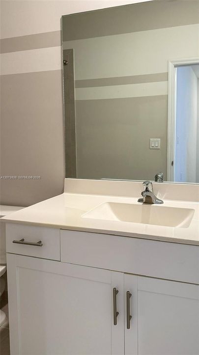 For Rent: $3,200 (3 beds, 2 baths, 1662 Square Feet)