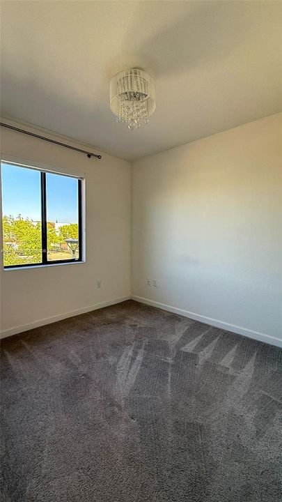 For Rent: $3,200 (3 beds, 2 baths, 1662 Square Feet)