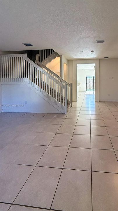 For Rent: $3,200 (3 beds, 2 baths, 1662 Square Feet)